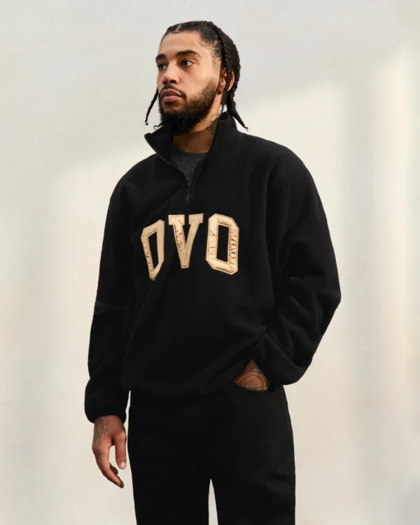 ARCH LOGO QUARTER ZIP SWEATSHIRT